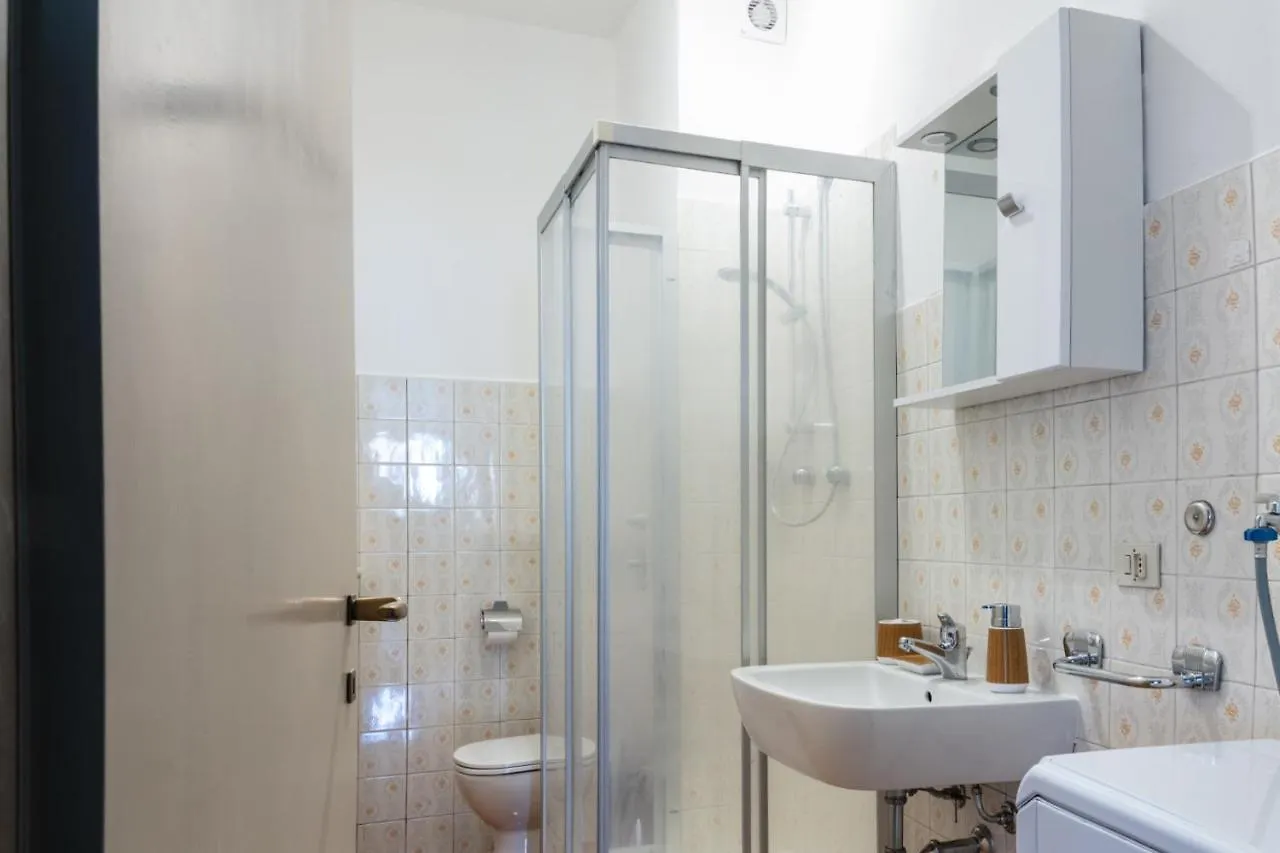 Dehomes - Luxury Grand Suite Milan Apartment