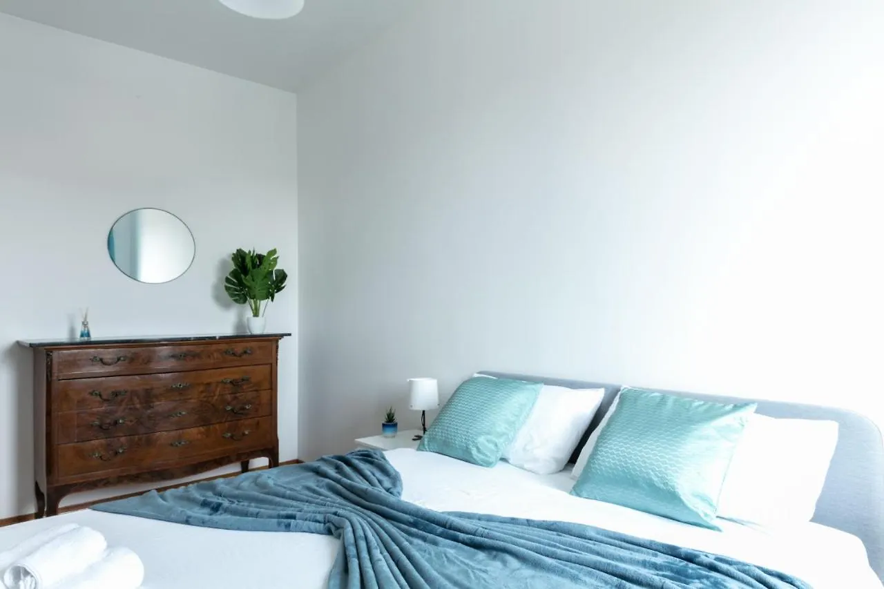 Apartment Dehomes - Luxury Grand Suite Milan Italy